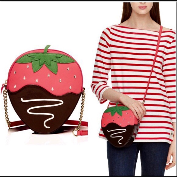 kate spade Handbags - Kate Spade🍓CremeDeLaCremeStrawberryCrossbody